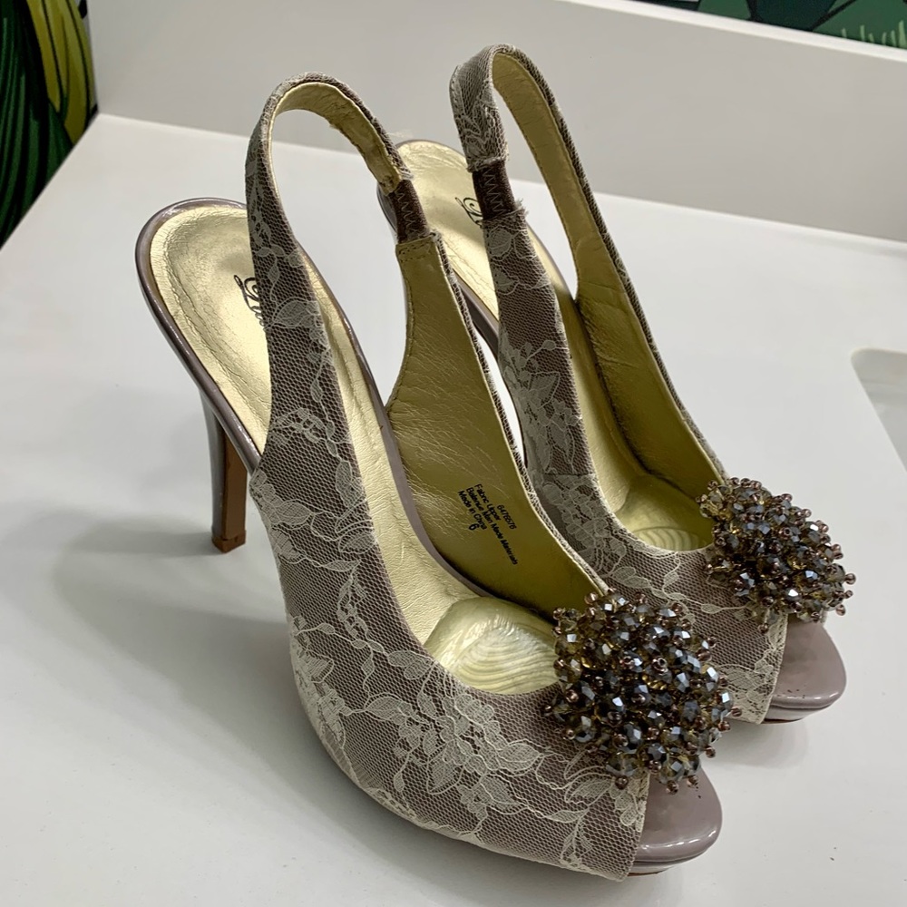 Size 6 Lulu Townsend heels. Worn once. Stored in original show box.